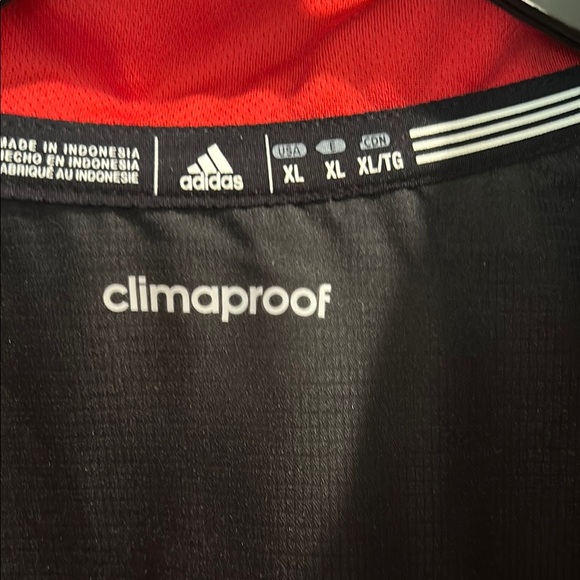 Vintage Adidas Climaproof 1/4 zip Nebraska Black pullover.Excellent condition. - Picture 2 of 7